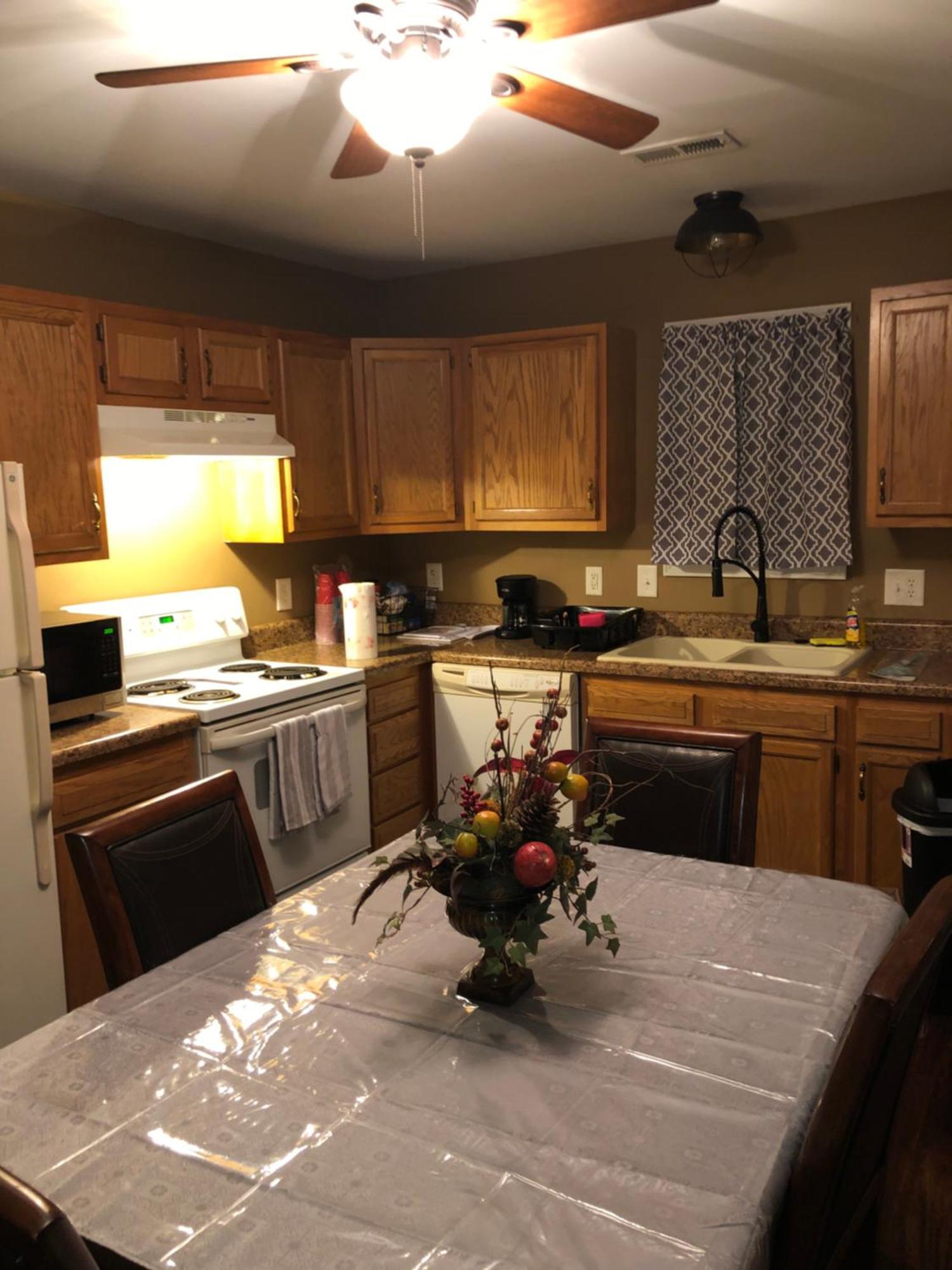 Entire Townhome Available Near Nice Park Library And Shopping Уинстън-Сейлъм Екстериор снимка
