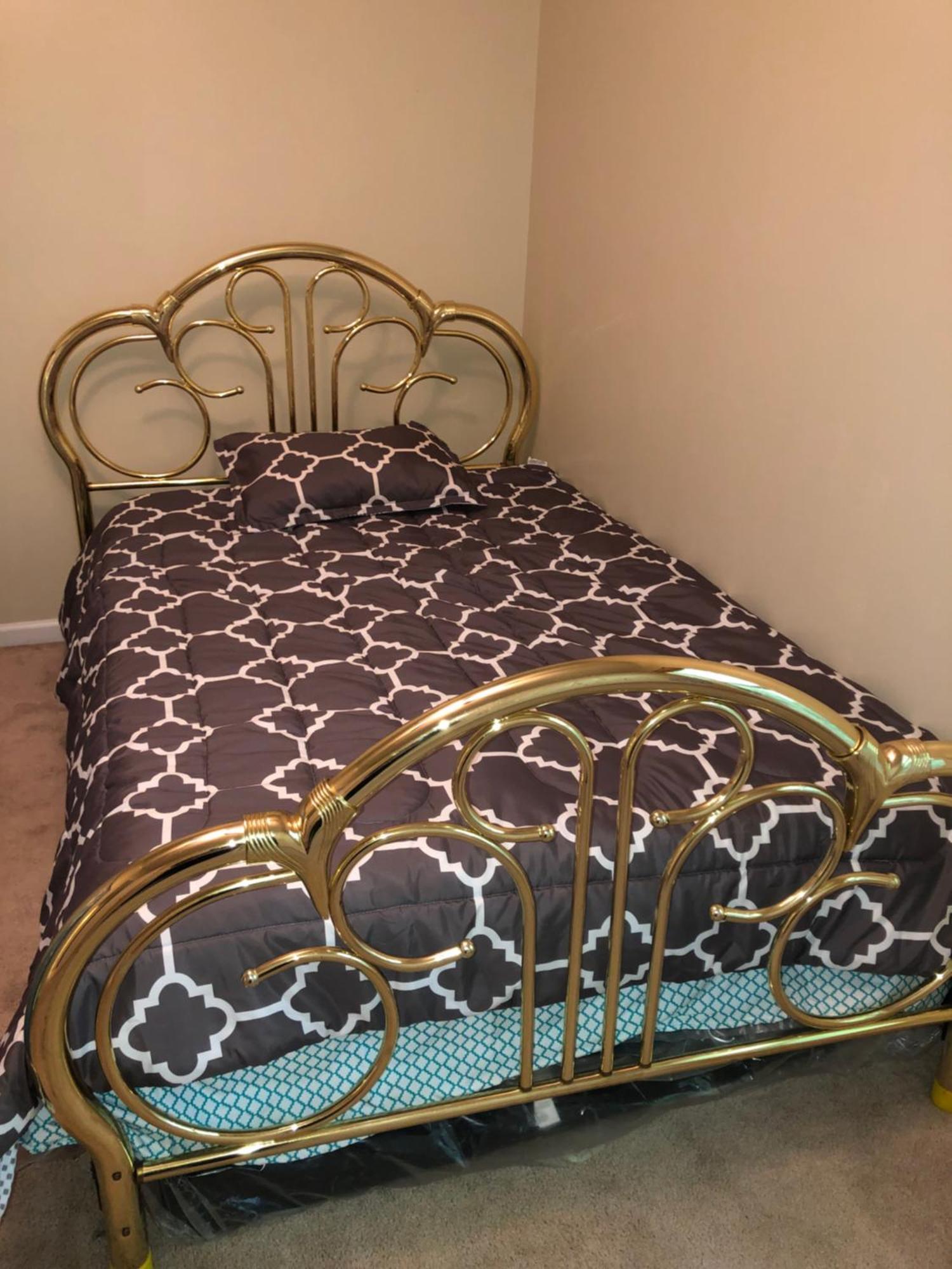Entire Townhome Available Near Nice Park Library And Shopping Уинстън-Сейлъм Екстериор снимка